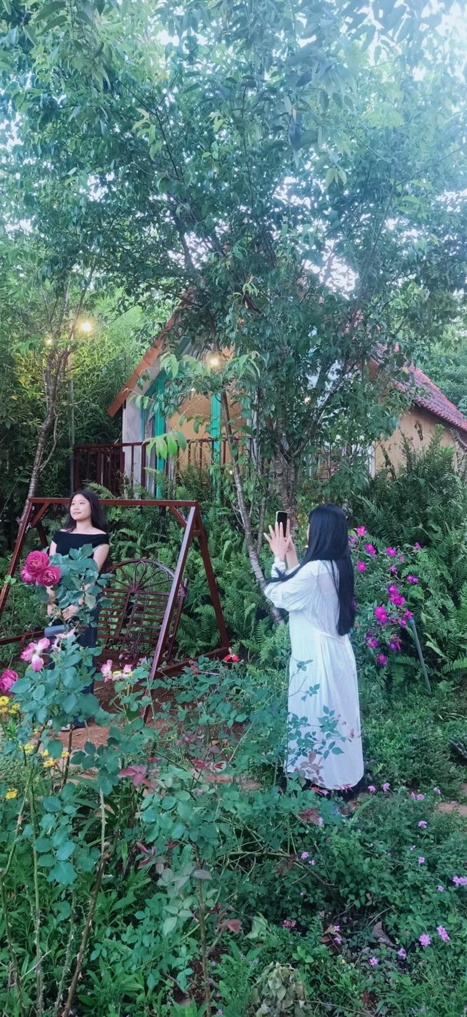 Paradiso Homestay Mangden Kon Von Kla Екстериор снимка